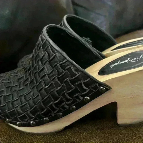 Free People Black woven clogs - Picture 5 of 6